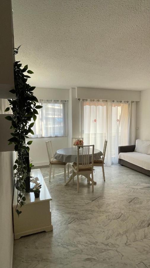 Appartement Juan Les Pins, T2 Cosy Et Confortable, Avec Parking En Sous-sol, Proche Plages Et Commerces *
