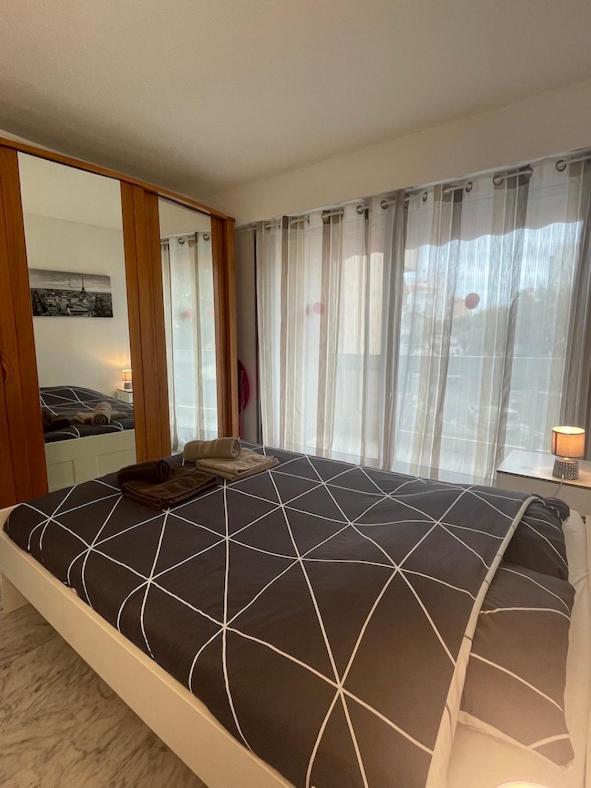 Appartement Juan Les Pins, T2 Cosy Et Confortable, Avec Parking En Sous-sol, Proche Plages Et Commerces