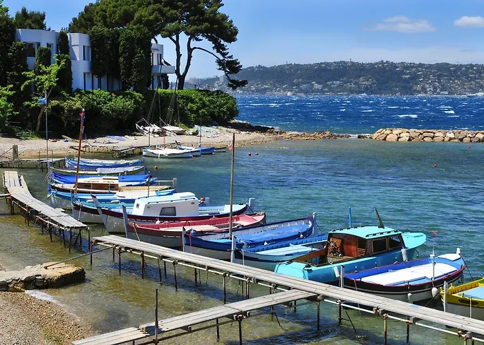 Juan Les Pins, T2 Cosy Et Confortable, Avec Parking En Sous-Sol, Proche Plages Et Commerces